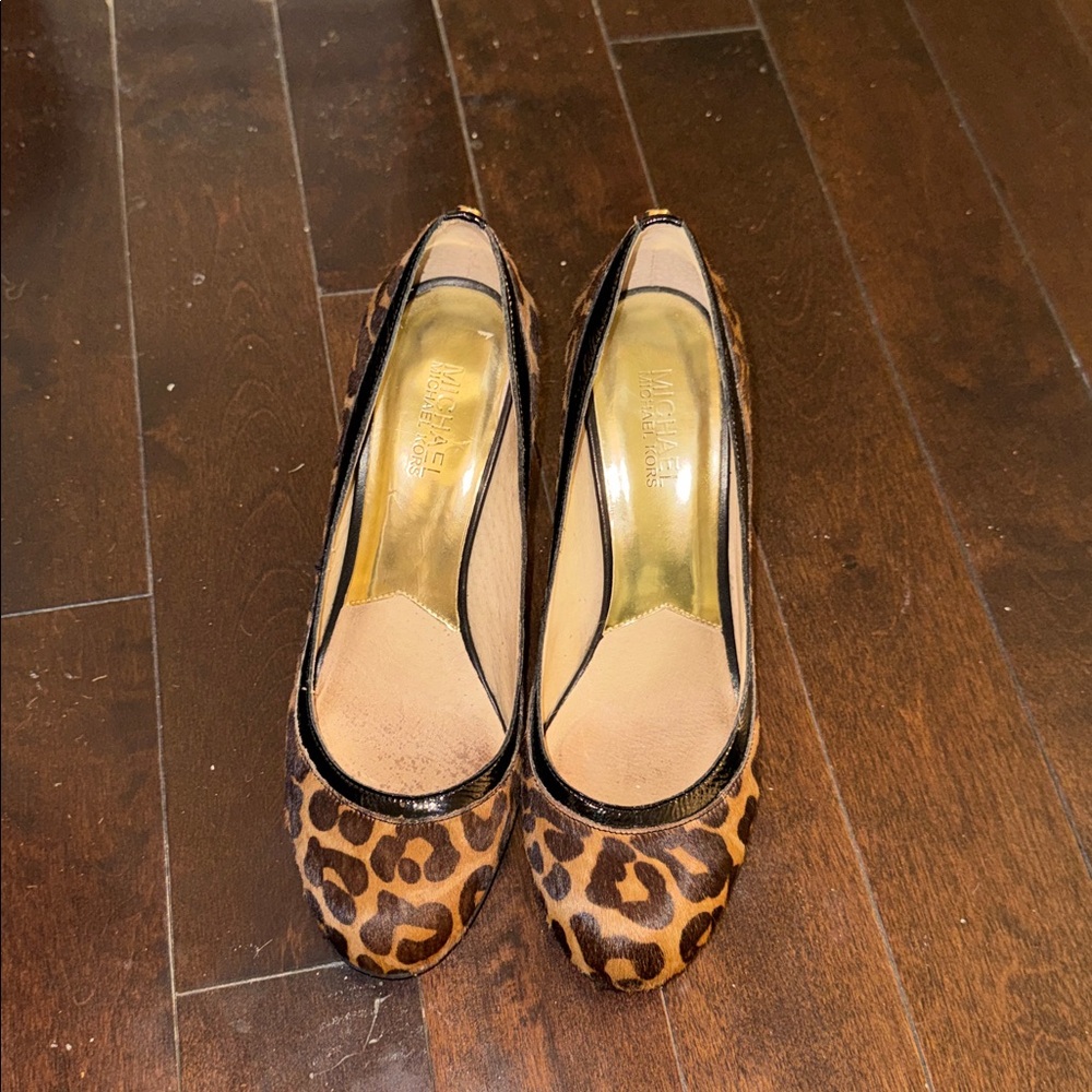 Michael Kors Leopard Print calf hair Mid Heel Pumps - Brown/Black